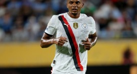 曼联签下切尔西弃将，阿莫林转会困境解，曼联战术调整添活力